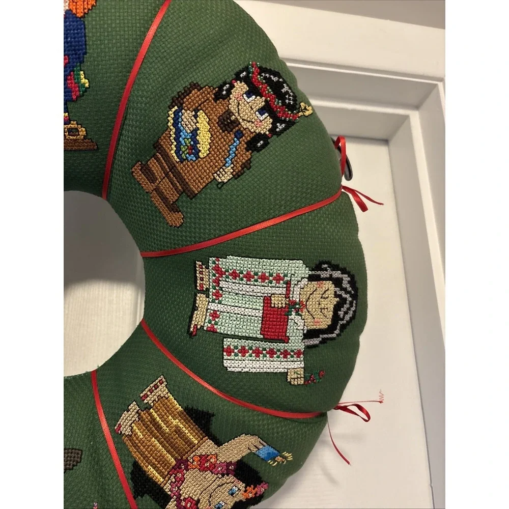 Vtg 80's Cross Stitch Wreath Children In Folk Costumes‎ Cultural Green Stuffed